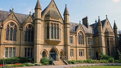 جامعة متروبوليتان - ماليزيا logo